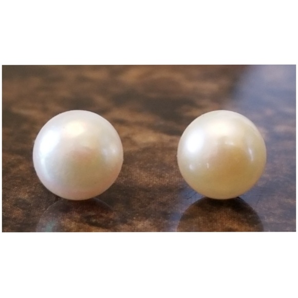 Genuine 14k Yellow Gold, Round Akoya Pearl Stud Earrings